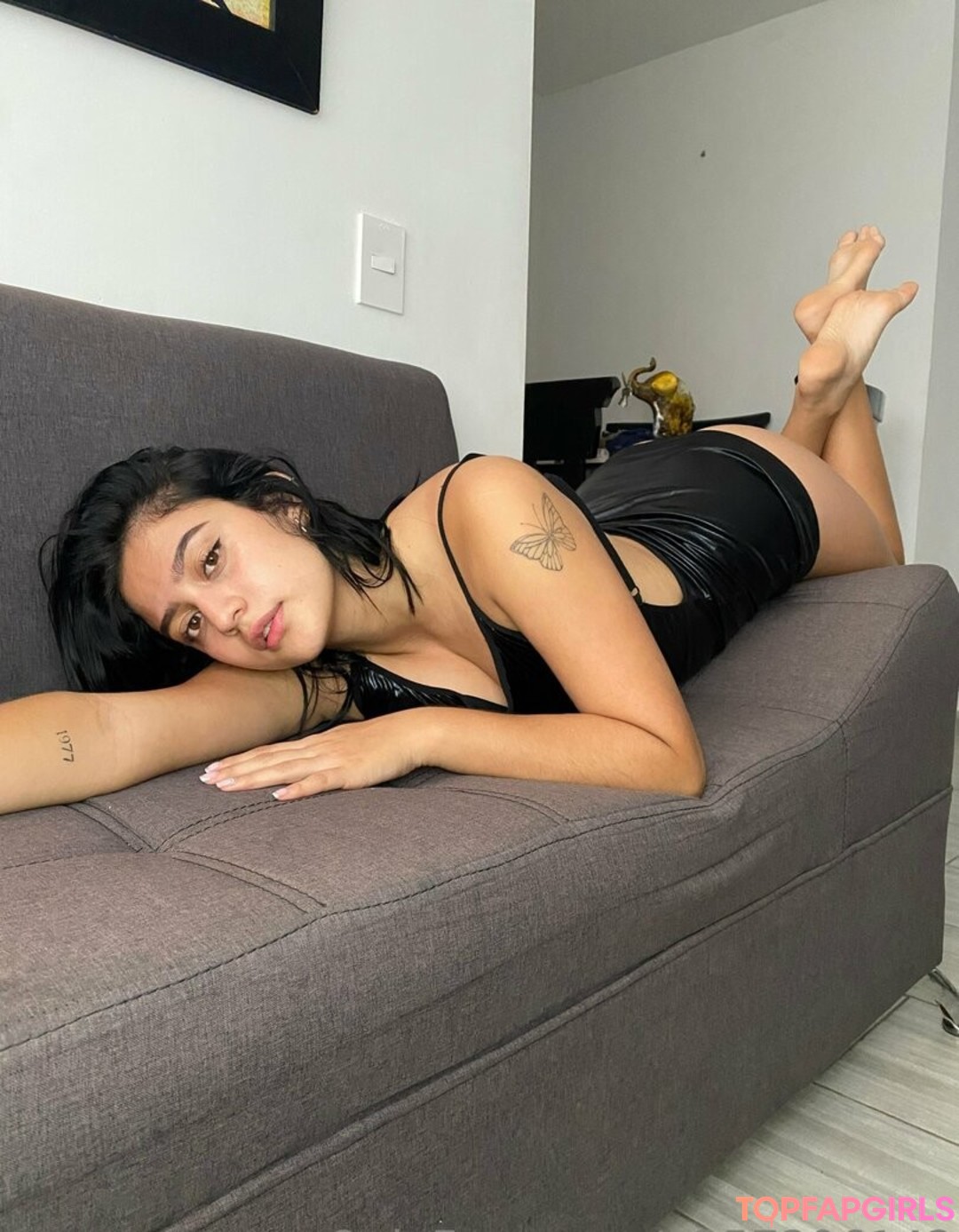 karina fernandez ヌードモデル 写真