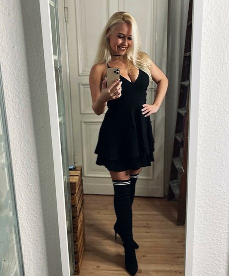 18歳のオンリーファンズ xxx ギャラリー