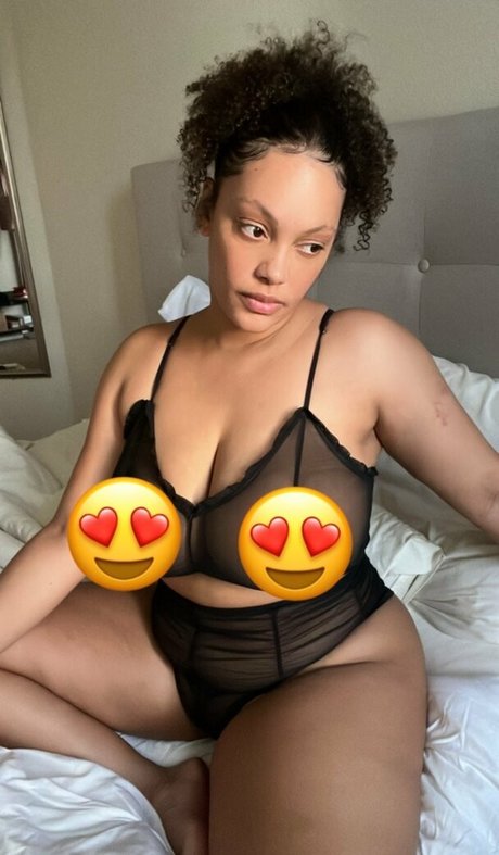 famousaria 裸のスター 写真