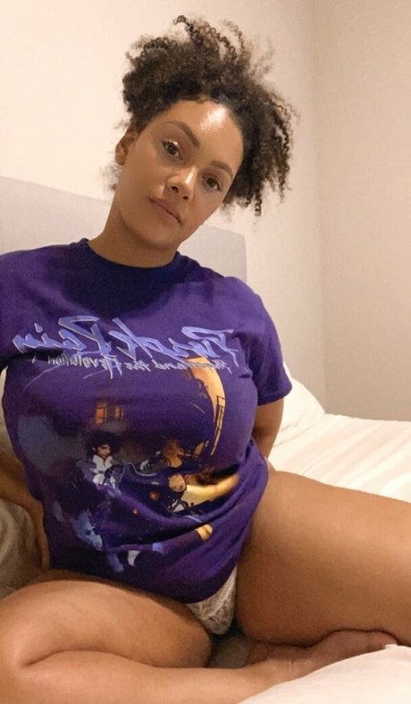 ラバーオンリーファン 美しい裸 アーカイブ