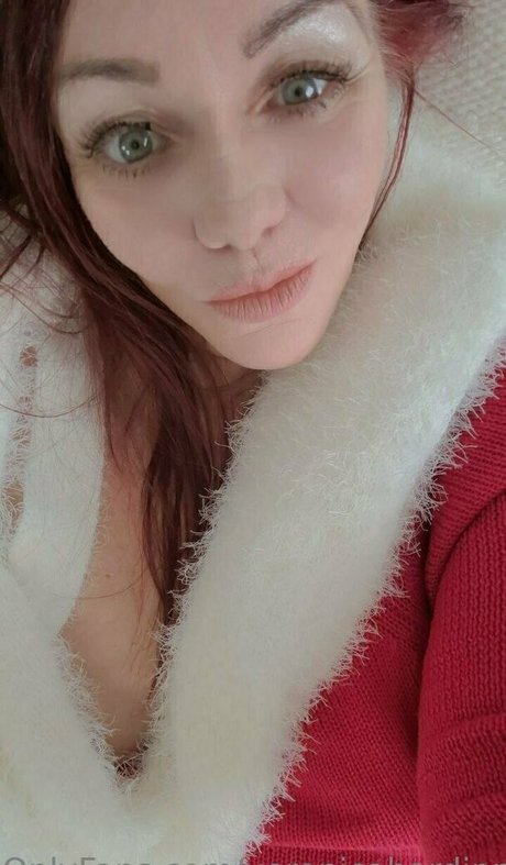 巨乳 パイズリ OnlyFans セクシー 写真