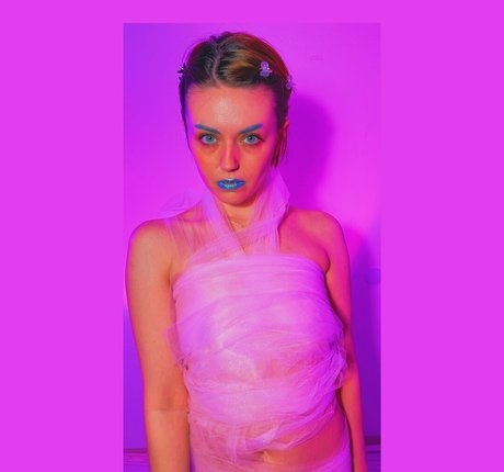 スマイルオンリーファンズ ヌード 画像