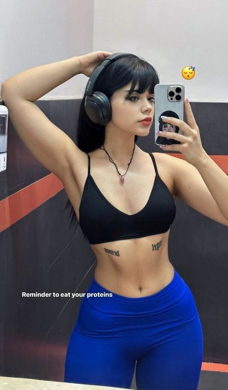 巨乳クーガーOnlyFans えろた 画像