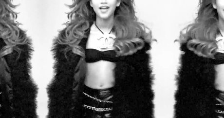 ピアス乳首オンリーファンズ アートヌード 画像