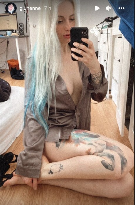 OnlyFansの普及 ホットセクシー 写真