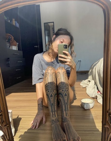 Hairy Women ポルノスター エロティック 画像