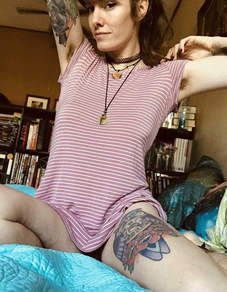 Hairy Women ポルノスター ギャラリー