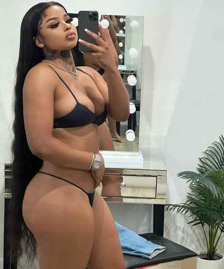 ダーティトークオンリーファンズ えろた 写真