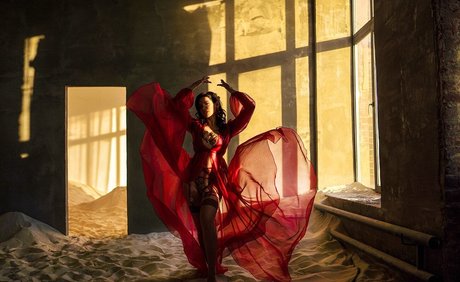 小人の裸OnlyFans アート裸 画像