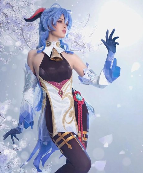 ママの足OnlyFans アートヌード 画像