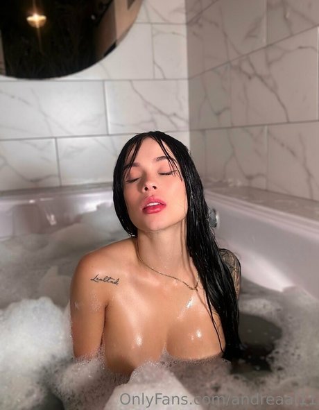 大きな乳首オンリーファンズ アートxxx 画像