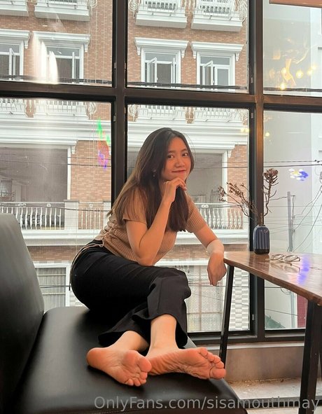 sisamouthmay エロティックなスター 写真