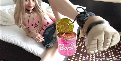 barbie free モデル 写真