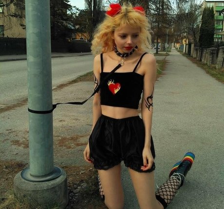 潮吹きオーガズムOnlyFans 無料 画像