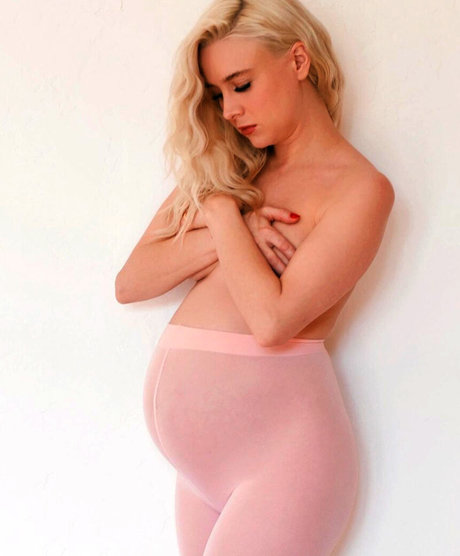 Alessandra Torresani アートモデル 画像