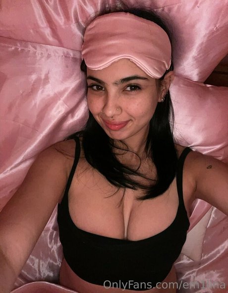 em1lina ヌードモデル 写真