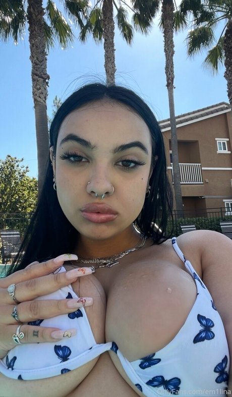 em1lina 独占ポルノスター ギャラリー