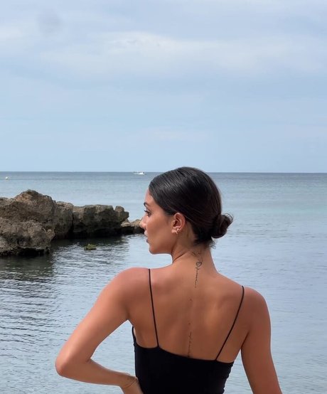 Tania Medina 女優 画像