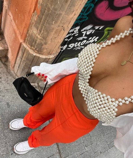 巨乳ブルネットオンリーファンズ セクシー裸 ギャラリー