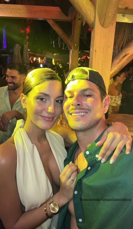 トゥインクスオンリーファンズ ポルノグラフィック 写真