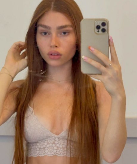 Eden Chanel アートモデル 写真