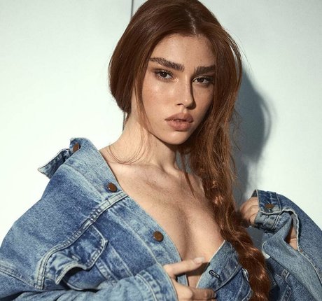 Eden Chanel セックスモデル 写真