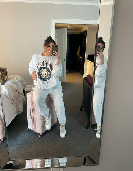 アジア人 ノーPPV オンリーファンズ 美しいヌード 写真