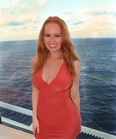 スマイルオンリーファンズ 無料裸 写真