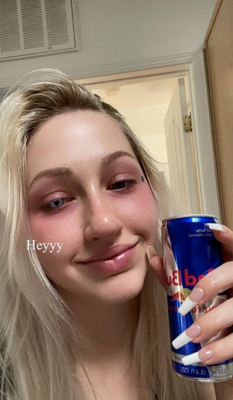 毛深いラテン系オンリーファンズ 可愛い 画像