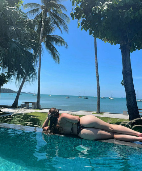 myerides アダルトモデル 写真