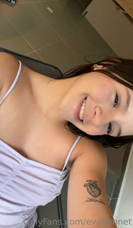 evabonnet 裸のポルノスター 画像