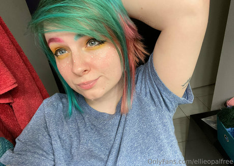 熟女 太め OnlyFans アダルト ギャラリー