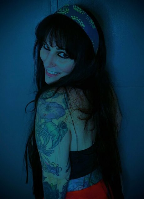 小柄なティーンオンリーファン アート裸 アーカイブ