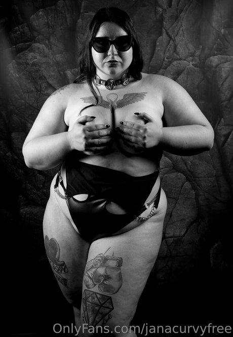 janacurvyfree 最高のモデル 写真