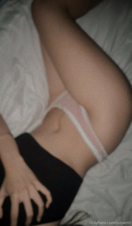 pizpizzzy 美しいモデル 写真