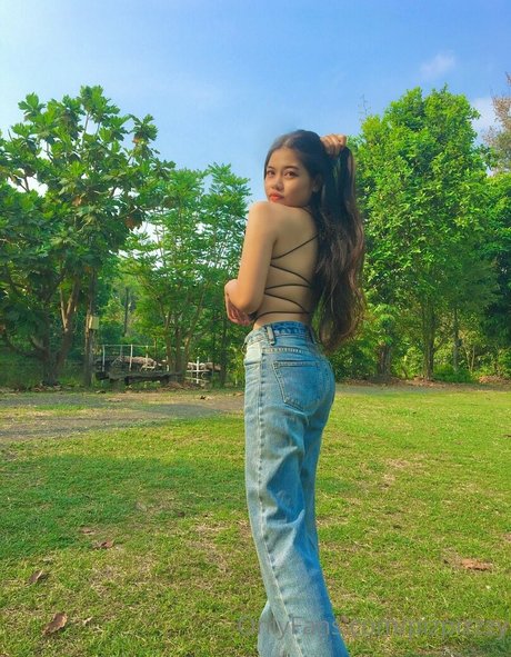 pizpizzzy セクシー女優 写真