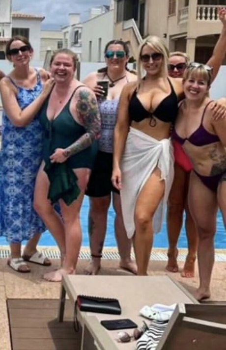 騎乗位熟女OnlyFans ホットヌード 写真