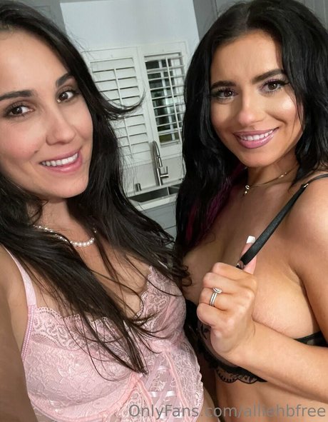 alliehbfree 完璧なモデル 写真