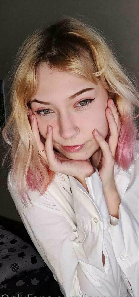 赤毛の太めOnlyFans ホットセクシー 写真