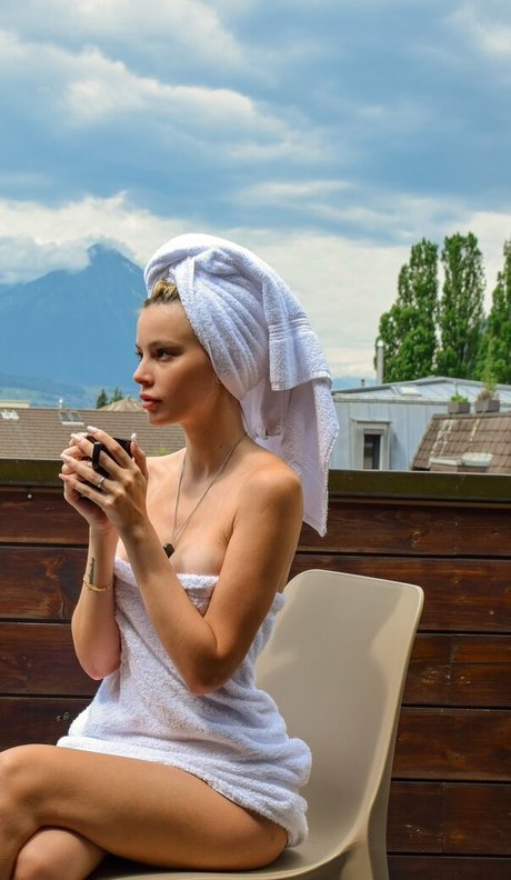 汚いオンリーファンズ アート裸 写真