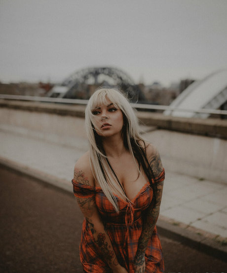 Keshia ポルノスター 裸 写真