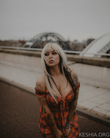 Keshia ポルノ女優 写真