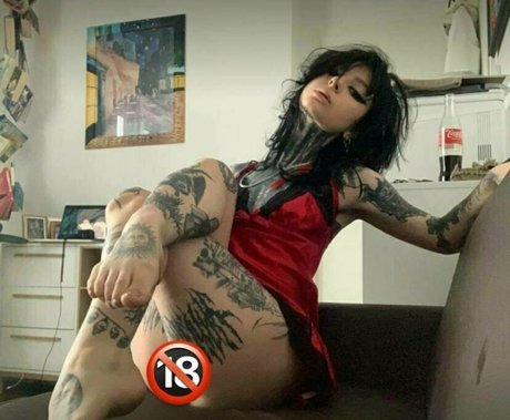 女装オンリーファン セクシーヌード 画像