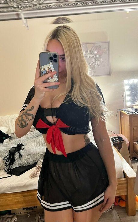 熟女の足オンリーファンズ アダルト無料 画像