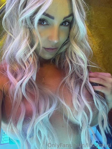 Lizzy musi 高品質スター 写真