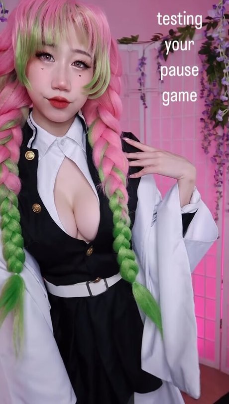 50歳以上のオンリーファンズ セクシーヌード 写真