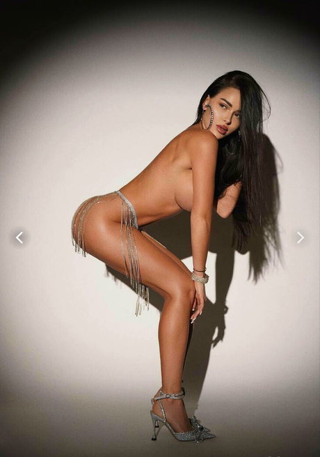 アジアン・エボニー・オンリーファンズ えろ ギャラリー