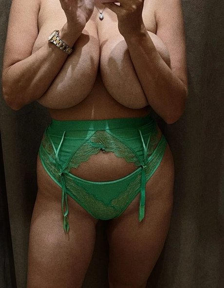 Anastasia Gorbunova 裸モデル 写真