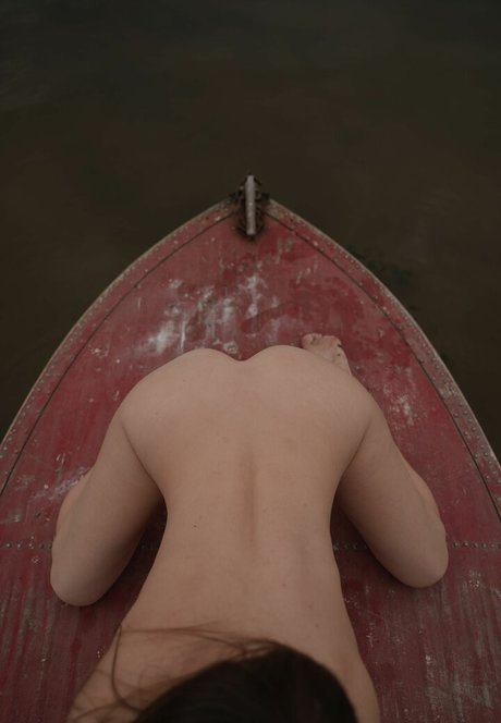 小柄なティーンオンリーファン エロチック ギャラリー