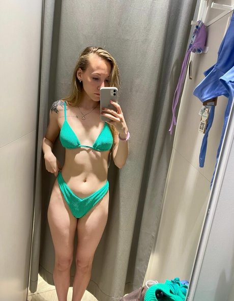 ロールプレイオンリーファン アダルト 写真